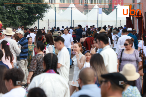 УИХ-ын гишүүн С.Цэнгүүн “Х.Нямбаатарын сайхан сэтгэлийн үр дүнд үүссэн хуушуурны зөвшөөрөл хомсдол, оочер, үнийн хөөрөгдөл болж дууслаа“ гэв