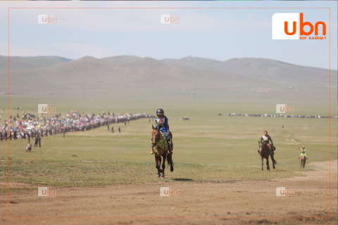 СОЁОЛОН: УИХ-ын гишүүн Загджавын Мэндсайханы хурдан хул үрээ хурдаллаа
