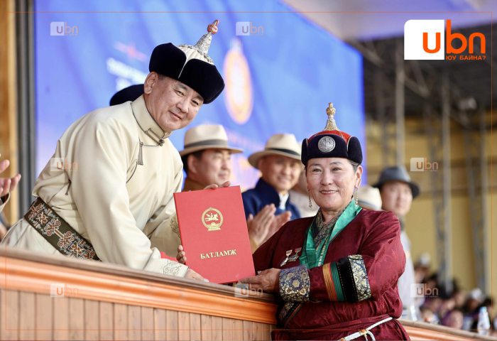 Ерөнхийлөгчийн зарлигаар үндэсний сурын харваачдад улсын цол олгов