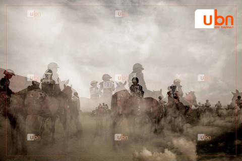 Наадмаар 11 хүүхэд мориноос унаж, бэртжээ