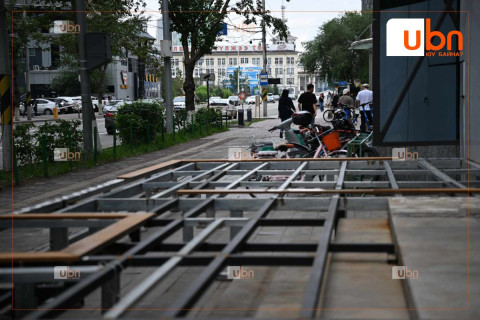 Зөвшөөрөлгүй терраса барьсан зөрчлийг арилгуулж байна