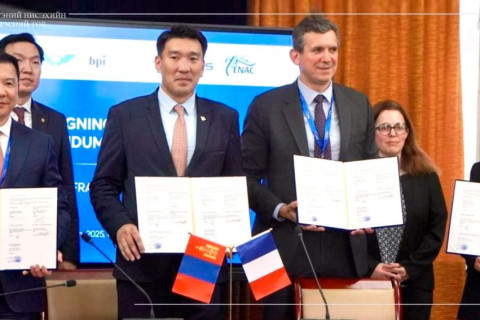 Хамтран ажиллах санамж бичиг байгууллаа