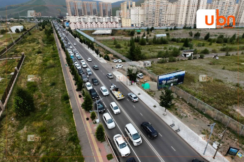 Их Монгол плазагийн уулзвараас “И-Март“ худалдааны төв хүртэлх явган замыг шинэчиллээ