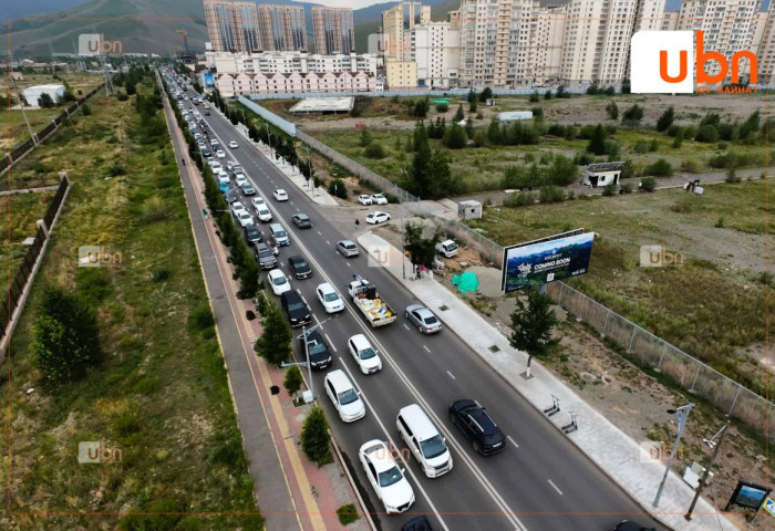 Их Монгол плазагийн уулзвараас “И-Март“ худалдааны төв хүртэлх явган замыг шинэчиллээ