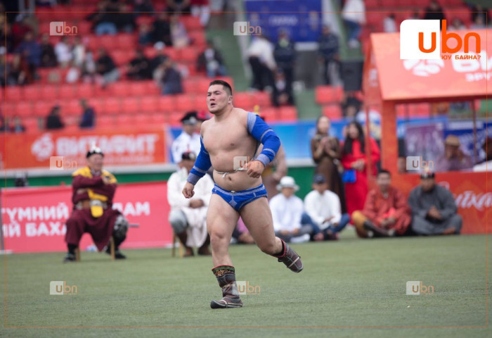 Өндөр гэгээн даншиг наадмын хүчит 512 бөхийн барилдаанд улсын шинэ залуу арслан Э.Батмагнай бүртгүүлжээ