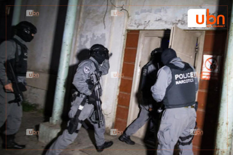 ЦЕГ: Төрсөн аав, ах, эхнэртэйгээ хамтран метамфетамин буюу “мөс” худалдаалдаг этгээдийг саатууллаа