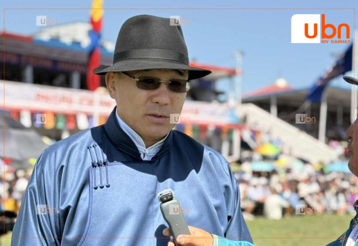 Монгол Улсын аварга Д.Сумъяабазар: Олон жил улсын баяр наадамд барилдахдаа Өвөрхангай аймгийнх гэж дуудуудагдаж ирсэн тул энэ барилдааны бөхийн байг даалаа