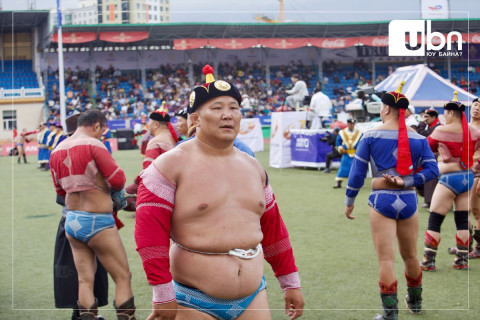 Монгол Улсын Дархан аварга Н.Батсуурь МУГТ цол хүртэнэ