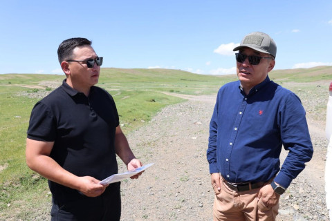БОУАӨ-ийн сайд Б.Батбаатар Өвөрхангай аймагт хийгдсэн хөв цөөрмийн ажилтай танилцлаа