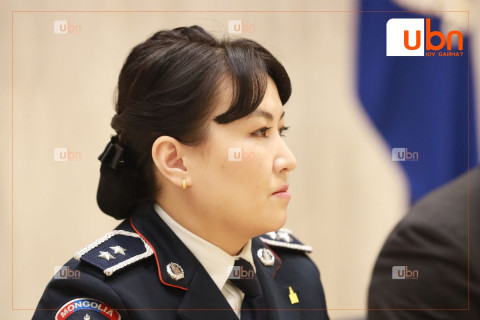 ЦЕГ-аас мэдээлэл хийж байна