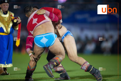 ТАНИЛЦ: Увс аймгийн 100 жилийн ойд зодоглох улсын цолтой бөхчүүд