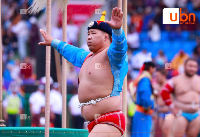 Улсын аварга О.Хангай Увс аймгийн 100 жилийн ойн барилдаанд ЗОДОГЛОХГҮЙ