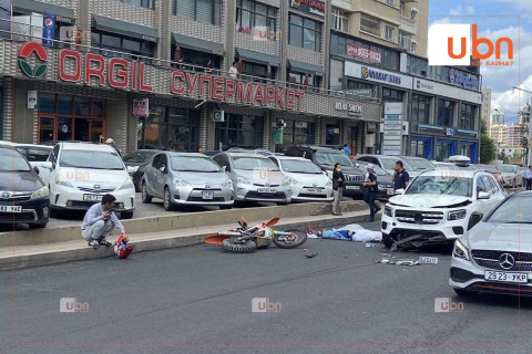 “Mеrsedes Benz” маркийн тээврийн хэрэгсэл, мотоциклтэй мөргөлдөж, мотоциклийн жолооч 41 настай эрэгтэй нас баржээ