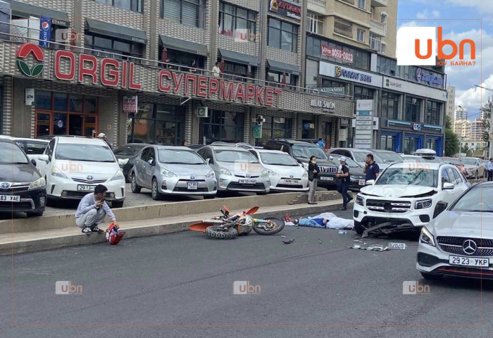 “Mеrsedes Benz” маркийн тээврийн хэрэгсэл, мотоциклтэй мөргөлдөж, мотоциклийн жолооч 41 настай эрэгтэй нас баржээ