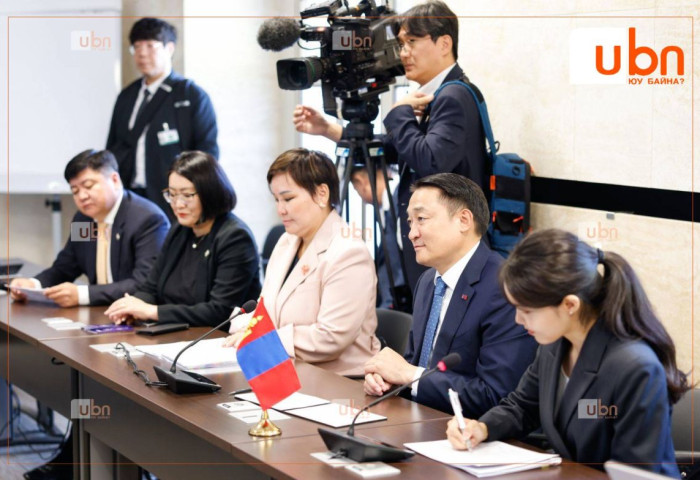 УИХ-ын дарга Д.Амарбаясгалан Монгол иргэдийг БНСУ-ын хил дээрээс буцаадаг асуудалд онцгойлон анхаарахыг БНСУ-ын Үндэсний Ассамблейн дарга Ү Вон Шигт уламжлав