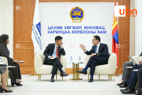 Цахим хөгжил, инновац, харилцаа холбооны сайд Э.Батшугар Дэлхийн Банкны Монгол дахь суурин төлөөлөгч Таехюн Ли-г хүлээн авч уулзлаа