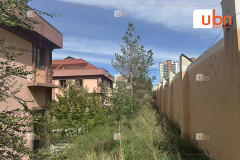 Нийтийн эзэмшлийн зам, талбайг зөвшөөрөлгүй хашаалсан зөрчлийг арилгуулж байна