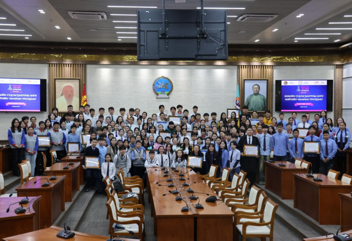 ”Ачит-Ихт” ХХК нь Орхон аймгийн ЕБ-ын нийт 6 сургуульд Химийн иж бүрэн кабинетыг санхүүжүүлэн тохижуулжээ