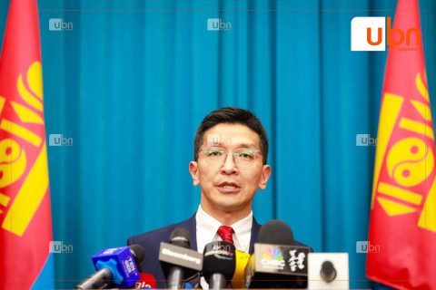 ШУУД: Засгийн газрын хуралдаанаас гаргасан шийдвэрийг танилцуулж байна 