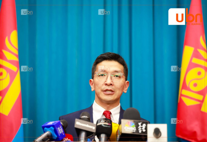 ШУУД: Засгийн газрын хуралдаанаас гаргасан шийдвэрийг танилцуулж байна 