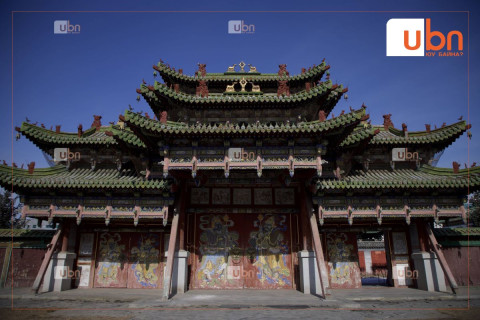 Богд хааны Хүрэн ордны хажуу талын гэр бүлийн хэрэгцээний зориулалтаар иргэнд өмчлүүлсэн шийдвэр хууль тогтоомжид нийцсэн эсэхийг шалгуулахыг ҮҮРЭГДЛЭЭ