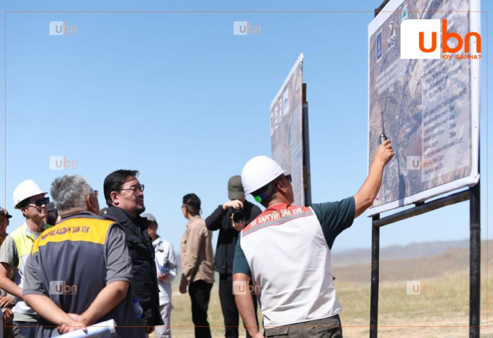 Ерөнхий сайд Баянхонгор-Шаргалжуут чиглэлийн хатуу хучилттай авто замын бүтээн байгуулалтын ажилтай танилцлаа