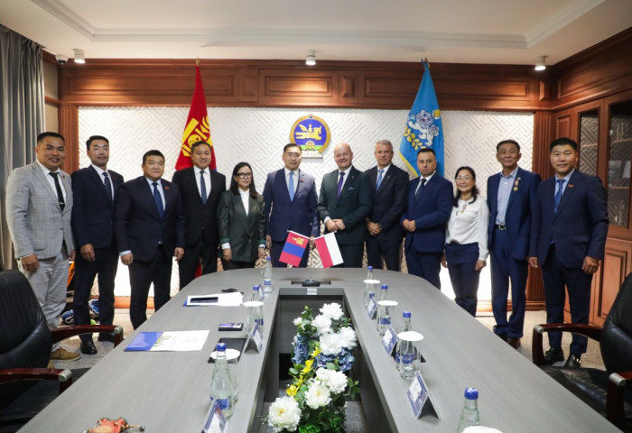 Баянзүрх дүүргийн ойн баяр наадамд БНПУ, БНСУ, БНХАУ-ын 30 гаруй хүндэт зочин, төлөөлөлгч оролцохоор иржээ