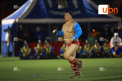 “Их хурд-10” наадамд Улсын аварга О.Хангай түрүүлж, Улсын заан Б.Бат-Өлзий үзүүрлэлээ