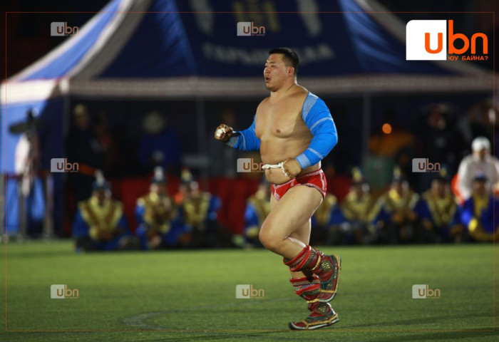 “Их хурд-10” наадамд Улсын аварга О.Хангай түрүүлж, Улсын заан Б.Бат-Өлзий үзүүрлэлээ