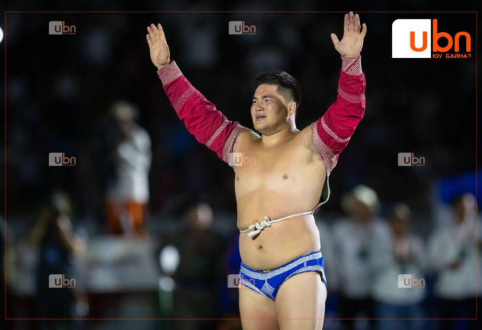 “Алдартнуудын мялаалга” наадмын түрүү бөх 15, үзүүр бөх 10 сая төгрөгийн бай шагнал хүртэнэ