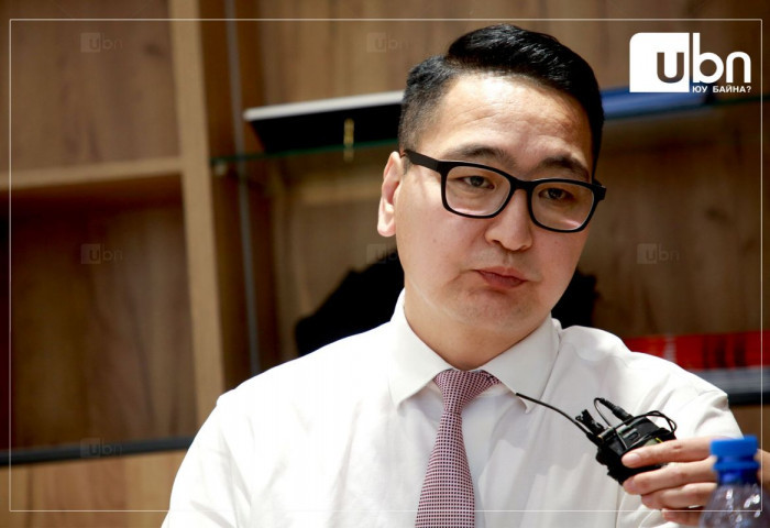 С.Мөнхчулуун: Бай шагналд Ланд-300, Лексус-570 өгч валют гадагшлуулж байхаар мөнгийг нь өгчихвөл яадаг юм. “Их хурд“ уралдаанд л гэхэд 9  ширхэг Ланд-300 худалдагдлаа