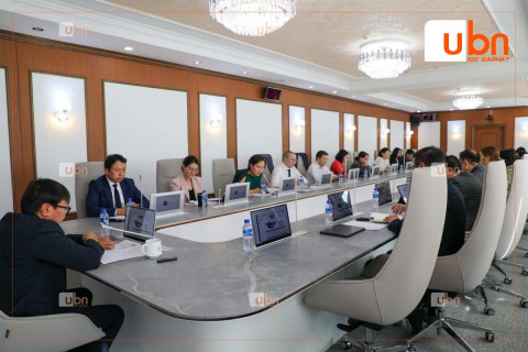 БОЛОВСРОЛЫН ЯАМ: Олон Улсын чанартай хурал, уулзалтууд зохион байгуулах хүрээнд 969.7 сая төгрөгөөр цаасгүй хурлын төхөөрөмж, интерактив самбар зэрэг 182 ширхэг тоног төхөөрөмж худалдан авсан