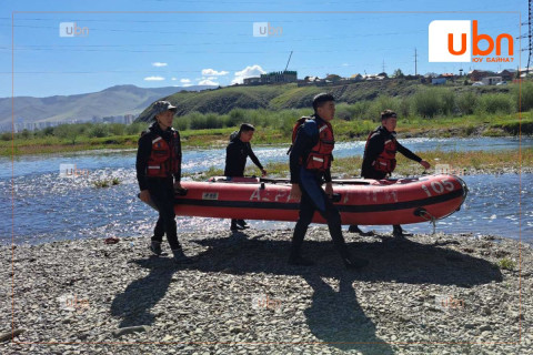 НОБГ: Сонсголонгийн гүүр орчмын голд осолдсон 11 настай хүүг эрэн хайх ажиллагаа 3 дахь өдрөө үргэлжилж байна