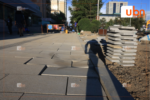 “ТБД Андууд” орчимд шинээр хийсэн явган хүний замын 189 ам.метр талбайг хүнд даацын хоёр машинаар эвджээ