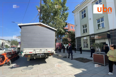 СБД-ийн нийтийн эзэмшлийн зам, талбайд зөвшөөрөлгүй шинээр барьсан 37 ТҮЦ-ийг албадан нүүлгэх ажил хийгдлээ