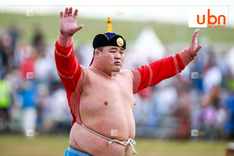 Улсын арслан Э.Оюунболд түрүүллээ