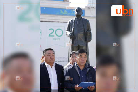 С.Батбаатар: Төрийн яамыг “Цомхотгол“ гэж түмэн олныг халаад, АН-ын гологдогсдоор бүрдүүлж байгаад харамсаж байна