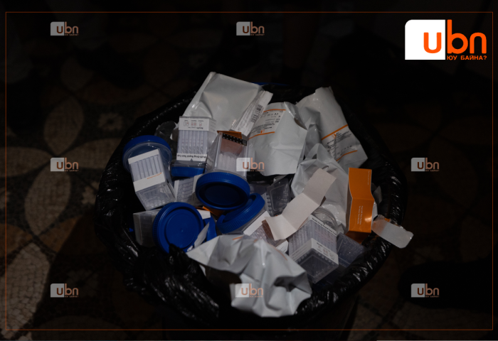 Зочид буудлын өрөөнд 21-22 насны гурван этгээд мансуурсан байсныг илрүүлжээ