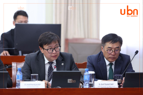 “Сургуулийн 3200 багшийн сул орон тоо байна. Үүнийг тэтгэвэрт гарсан ахмад багш нарыг цөөн цагаар ажиллуулах гэх мэт аргаар нөхнө“