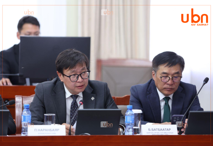 “Сургуулийн 3200 багшийн сул орон тоо байна. Үүнийг тэтгэвэрт гарсан ахмад багш нарыг цөөн цагаар ажиллуулах гэх мэт аргаар нөхнө“