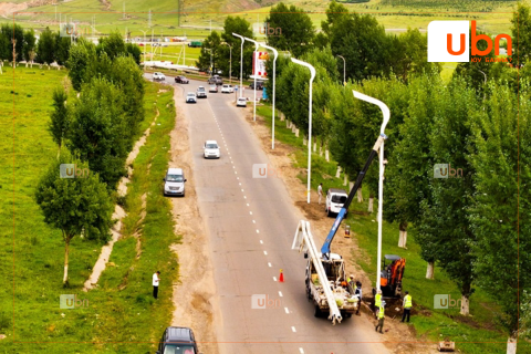 ОРХОН АЙМАГ: Есөн байршилд авто болон явган зам дагуух гэрэлтүүлгийг шинэчилж байна