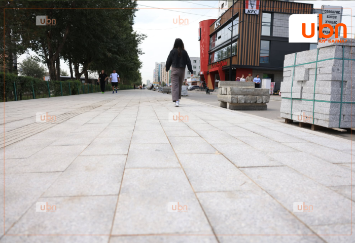 “Шинэ явган замын дээгүүр автомашин гарах асуудлууд гарч байна. Явган зам дээр автомашин явах даацгүй“