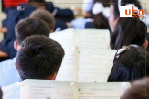 ЕБС-ийн гурав, дөрөвдүгээр ангид англи хэлний хичээл долоо хоногт хоёр цаг орно