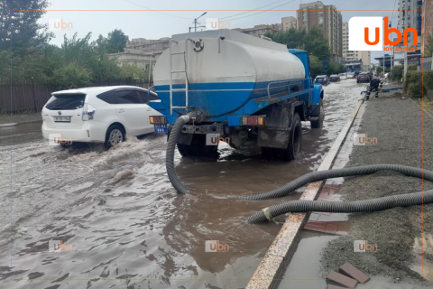 “Хүннү-2222” зэрэг байршлуудад тогтсон усыг соруулж байна