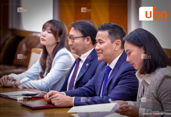 Монгол-Сингапурын парламентын бүлгийн дэд дарга Д.Энхтүвшин Сингапур Улсын Төрийн ахлах сайд Сим Аннтай уулзлаа