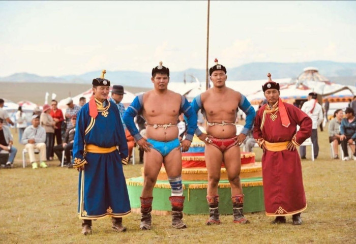 “Нүүдэлчин” фестивалийн бөхийн барилдаанд Улсын начин Э.Сумъяабат түрүүллээ