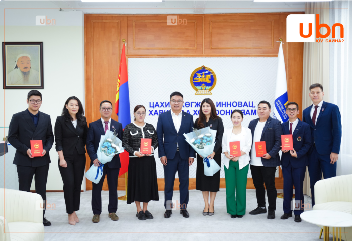 Харилцаа холбоо, мэдээллийн технологийн салбарын мэргэжилтнүүдийг Засгийн газар болон салбарын шагналаар шагналаа