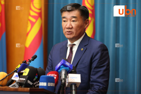 ШУУД: Засгийн газрын хуралдаанаас гарсан шийдвэрүүдийг танилцуулж байна