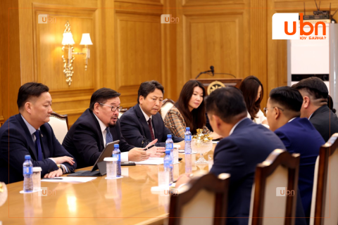 Ачаалал хэтэрсэн сургуулиудад шуурхай зохицуулалт хийхийг Ерөнхий сайд үүрэг болголоо