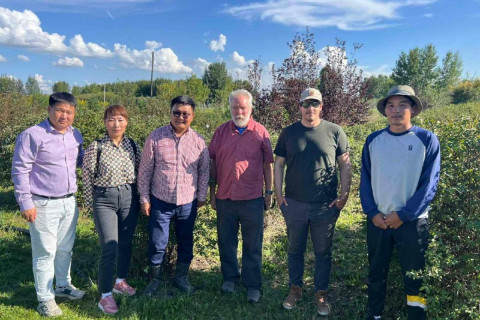 Канад Улсын Саскачеваны их сургуультай жимс жимсгэний чиглэлээр хамтарч ажиллана